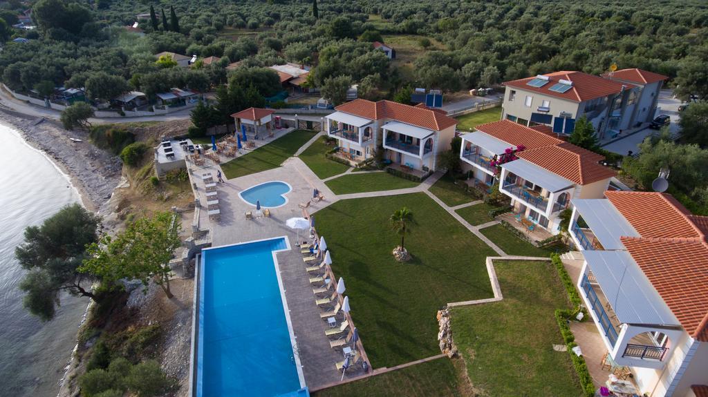 Thesmos Village Mýtikas 外观 照片