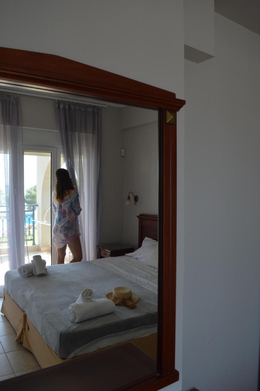 Thesmos Village Mýtikas 外观 照片